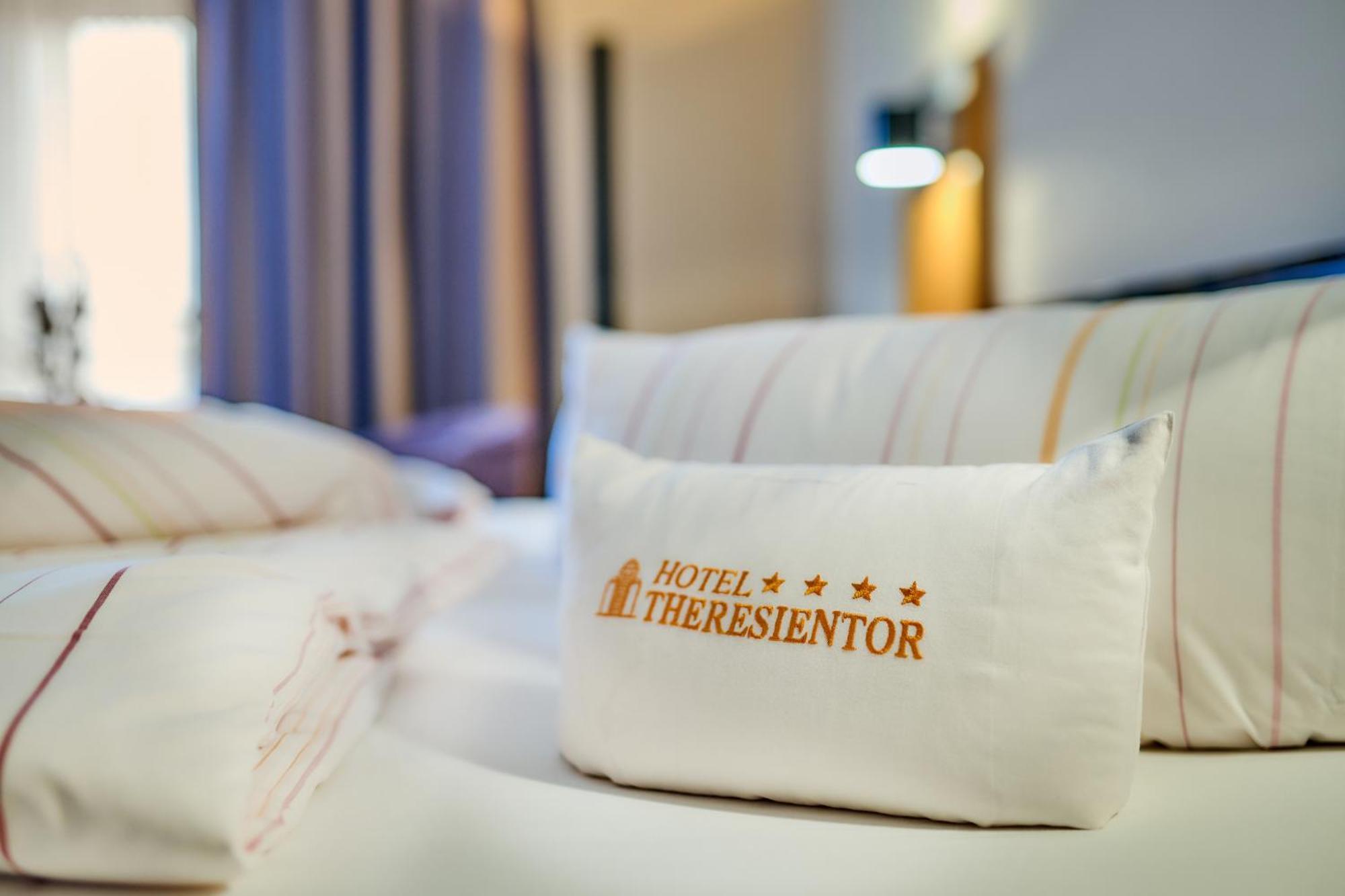 Hotel Theresientor 스트라우빙 외부 사진